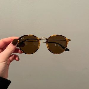 Ray ban round sunglasses, unisex